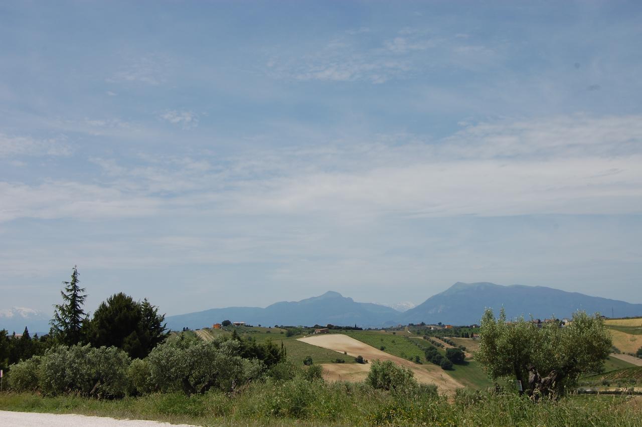 Country House Ciliegia Rossa Aparthotel Colonnella Exterior photo