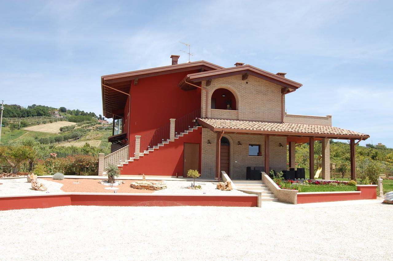 Country House Ciliegia Rossa Aparthotel Colonnella Exterior photo