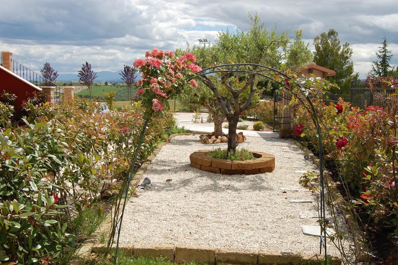 Country House Ciliegia Rossa Aparthotel Colonnella Exterior photo