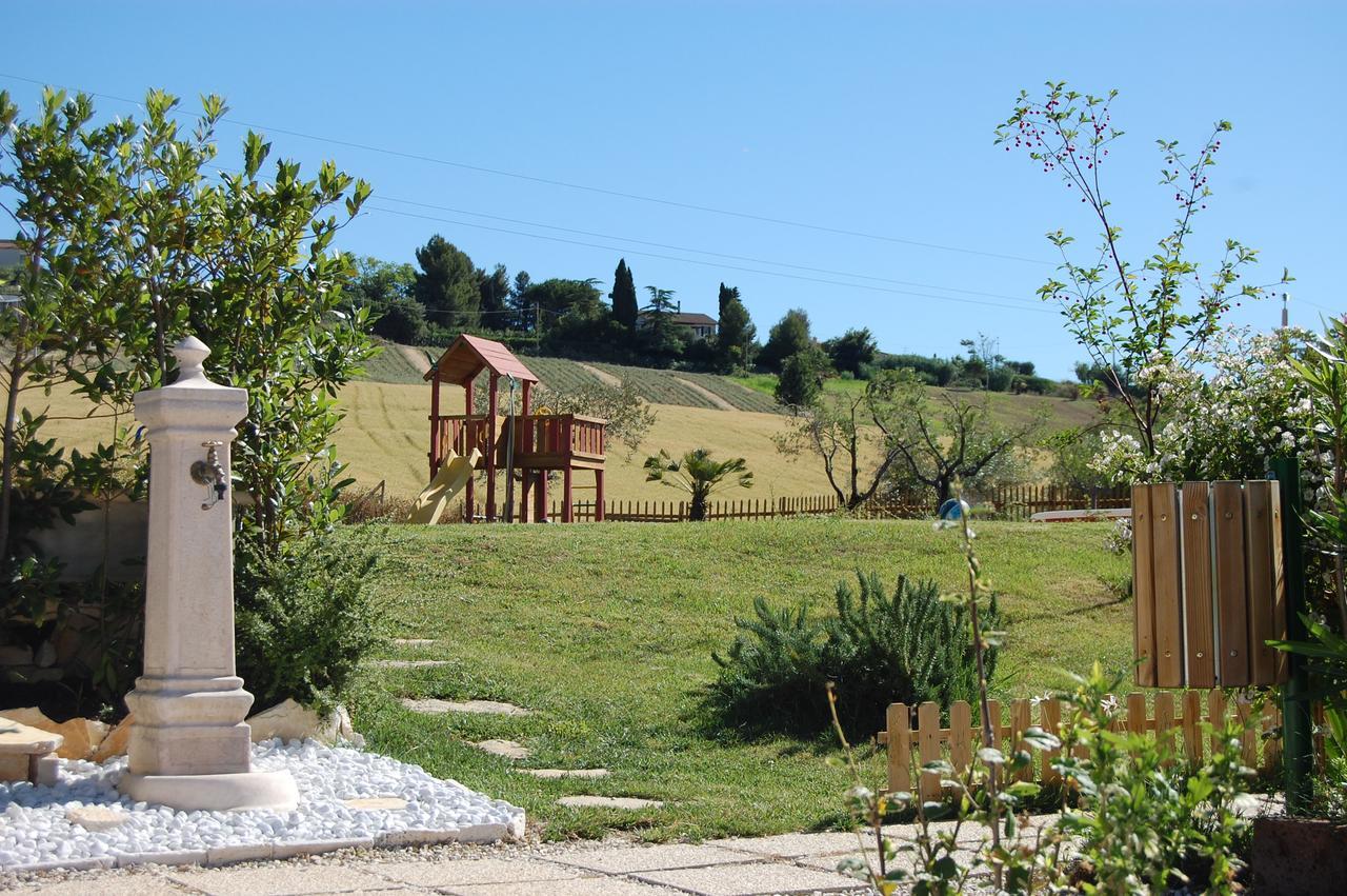 Country House Ciliegia Rossa Aparthotel Colonnella Exterior photo